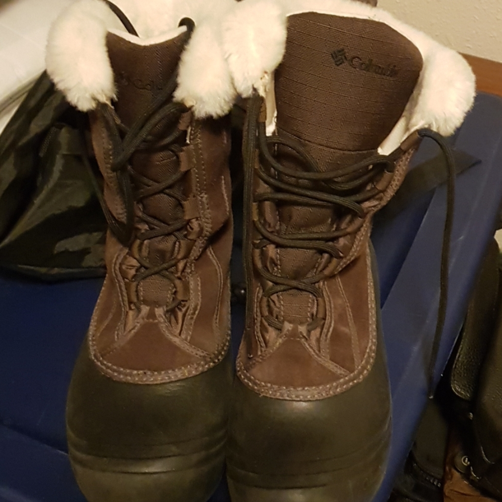 Columbia boots size 8
